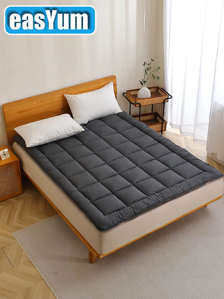 Lightweight Breathable Polyester Mattress Protector Dustproof Bedding Cover