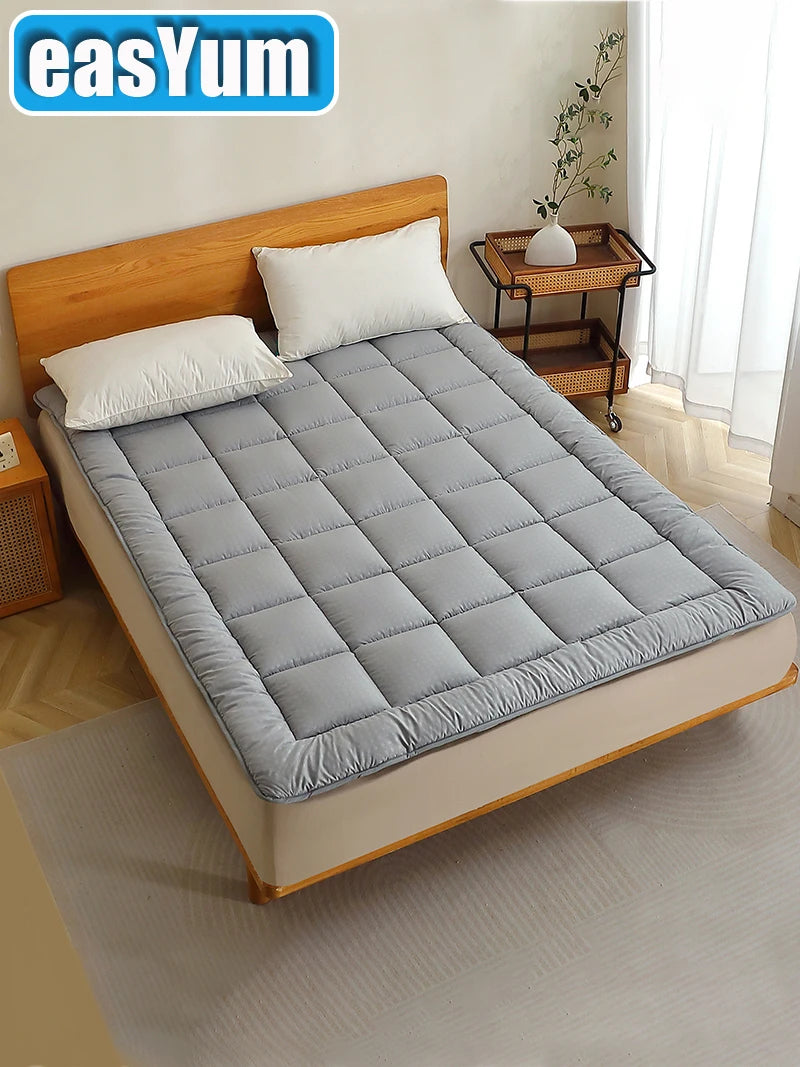Lightweight Breathable Polyester Mattress Protector Dustproof Bedding Cover