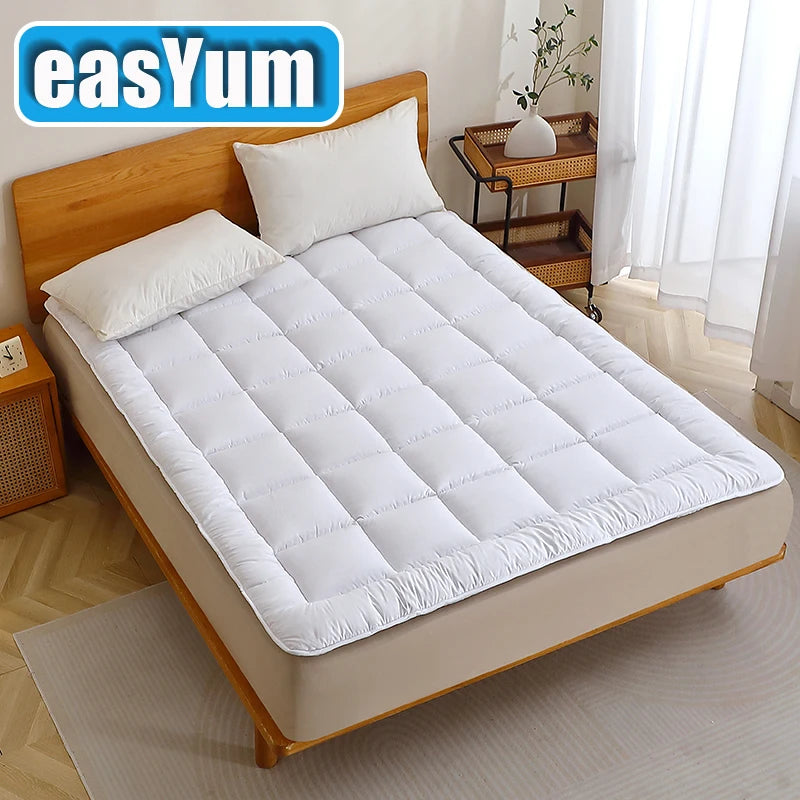 Lightweight Breathable Polyester Mattress Protector Dustproof Bedding Cover